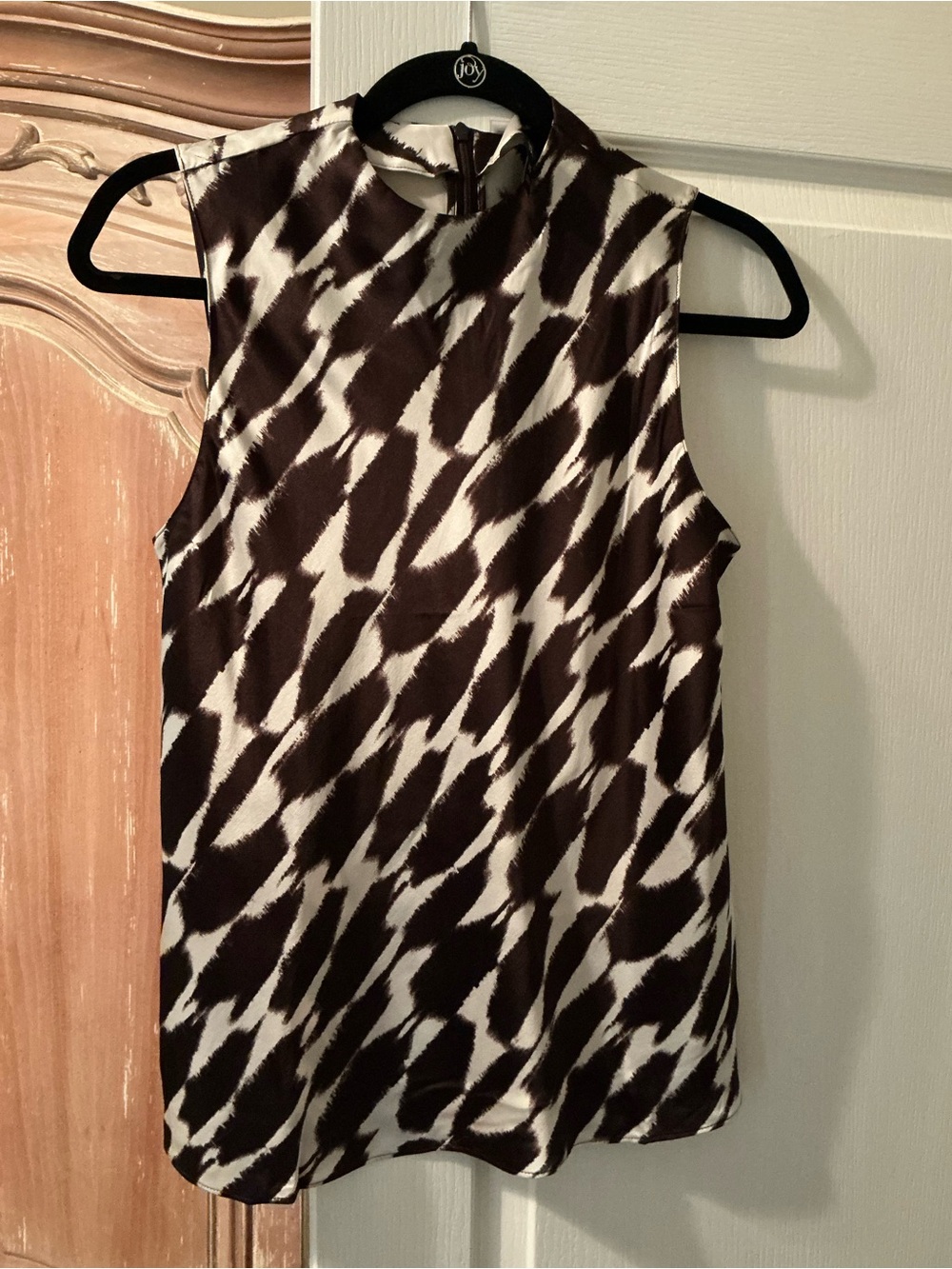 Banana Republic 100% Silk Sleeveless Brown and White Print Top